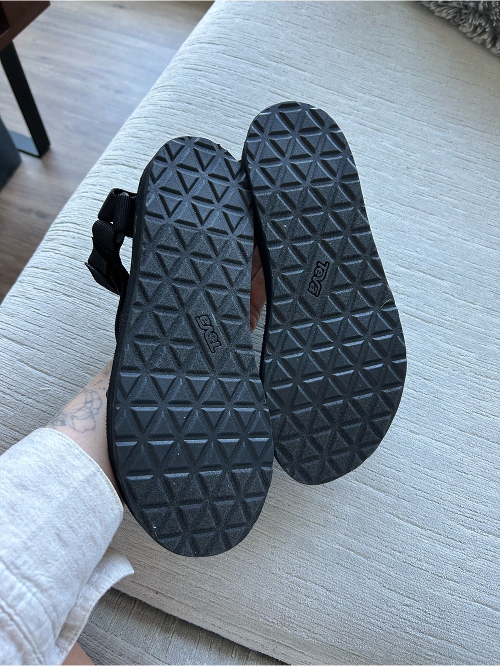 Black Teva Original - Picture 7 of 9